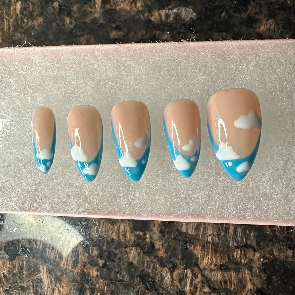“Cloud 9” Press On Set by LoveScottiNails